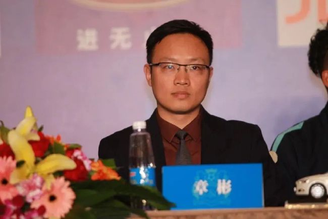 妇与子乱肉肉视频最新章节